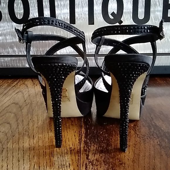 bebe Loela Pointy Toe 5.5" Pump Size 9 - Picture 3 of 11